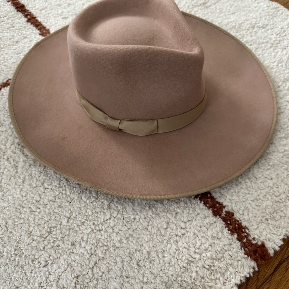 Lack of Color suede hat in Tab — size small
